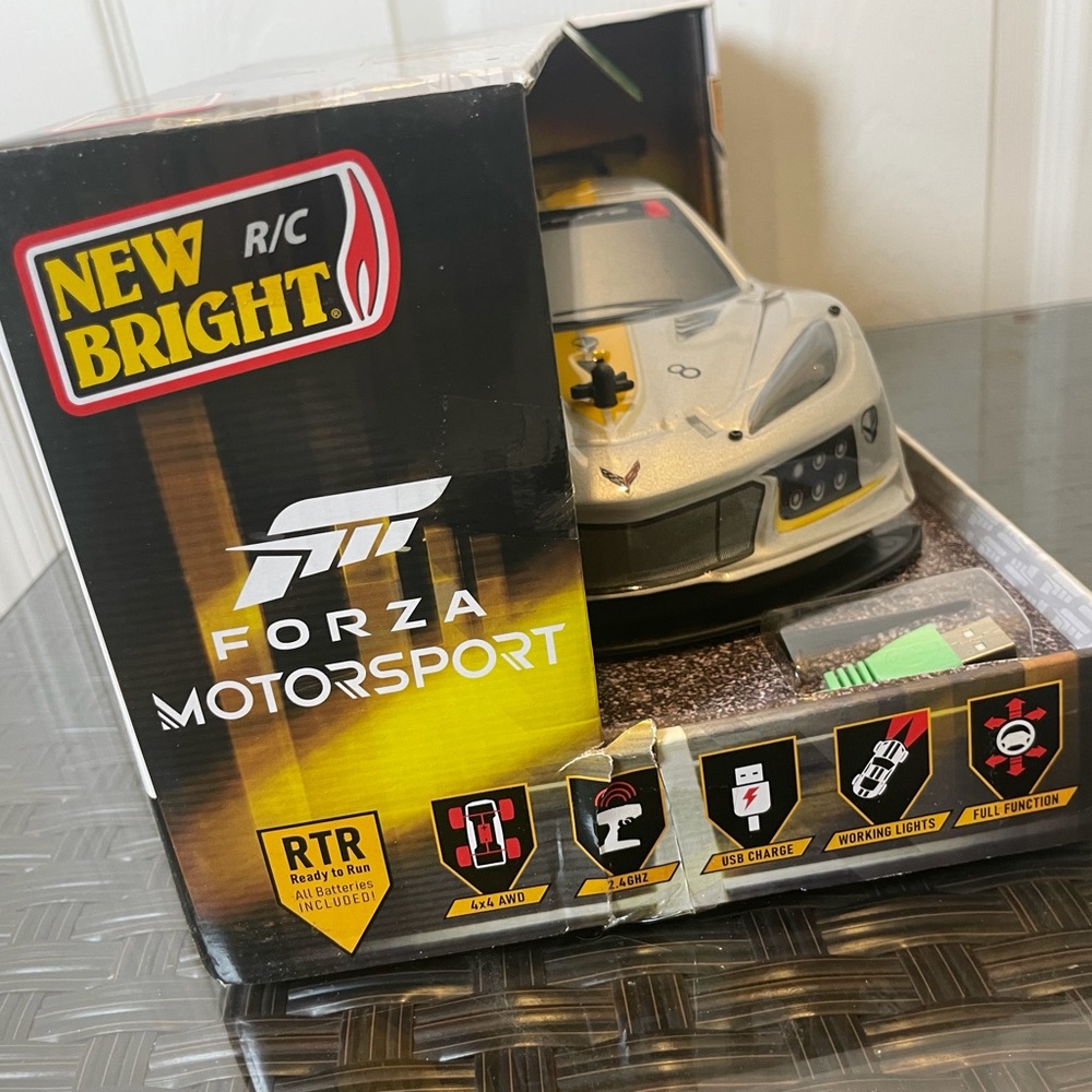 2020 Corvette RadioControl Car C8-RC USB Forza Motorsport Racing Collectible - Picture 10 of 16